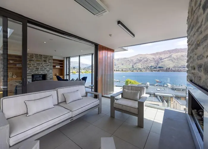 Penthouse With Marina Views - Or Two Bedroom Wanaka