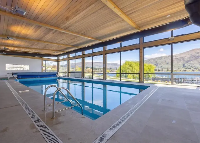 Apartment Penthouse With Marina Views - Or Two Bedroom *