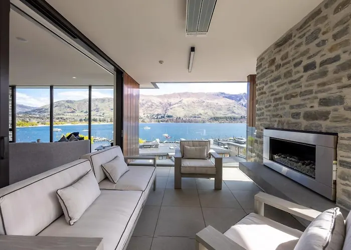 Penthouse With Marina Views - Or Two Bedroom Apartment Wanaka
