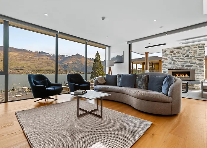 Penthouse With Marina Views - Or Two Bedroom * Wanaka