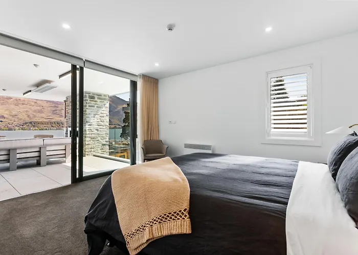 Penthouse With Marina Views - Or Two Bedroom Appartement